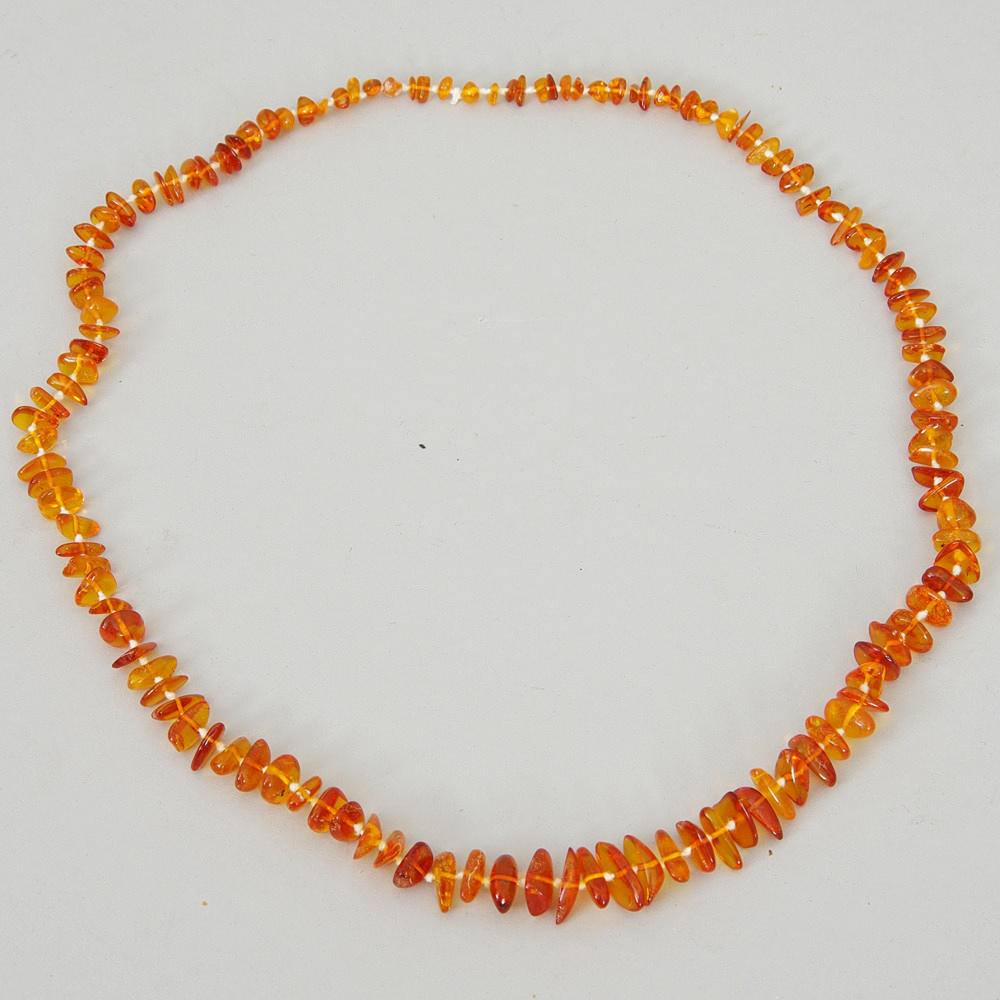 HALSBAND, bärnsten.