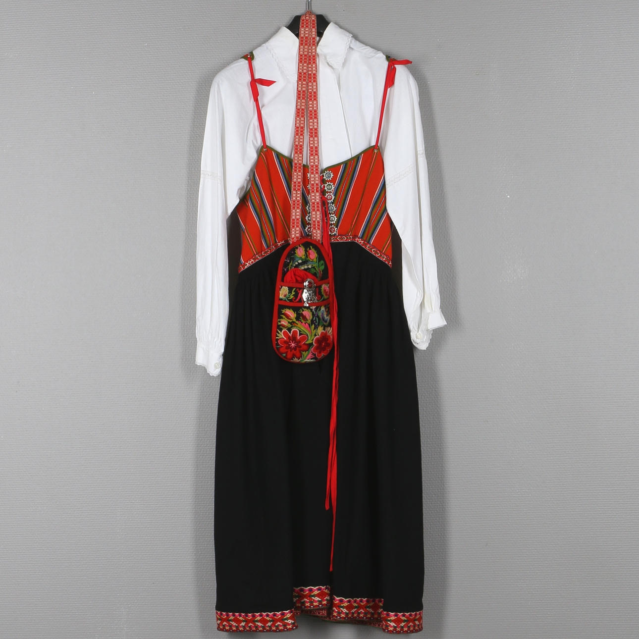 FOLKDRÄKT, dam, Dalafloda, 1900-tal.