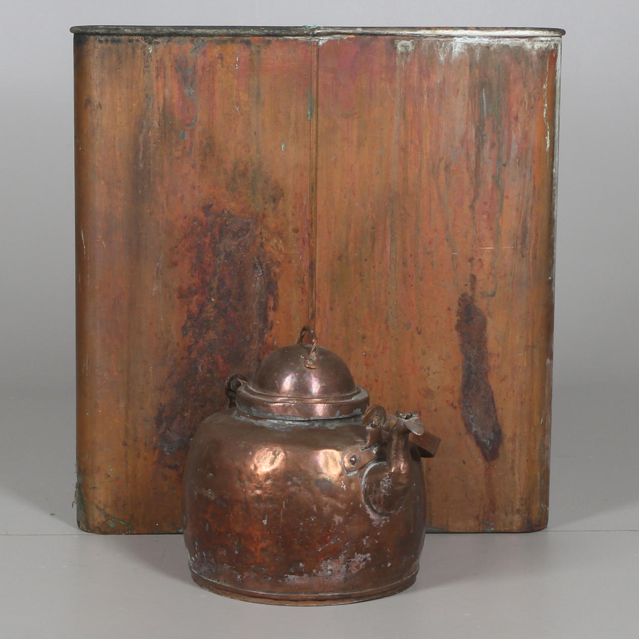 KOPPARBEHÅLLARE samt KOPPARKANNA, 18/1900-tal.