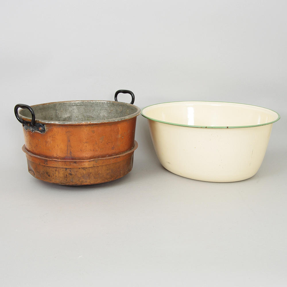 GRYTOR, 2 stycken, emalj/koppar.