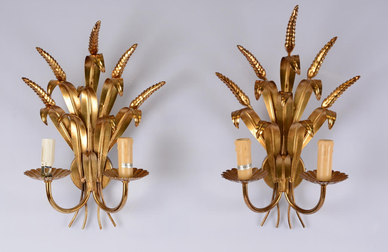VÄGGLAMPETTER, ett par, mässing, modern tillverkning.