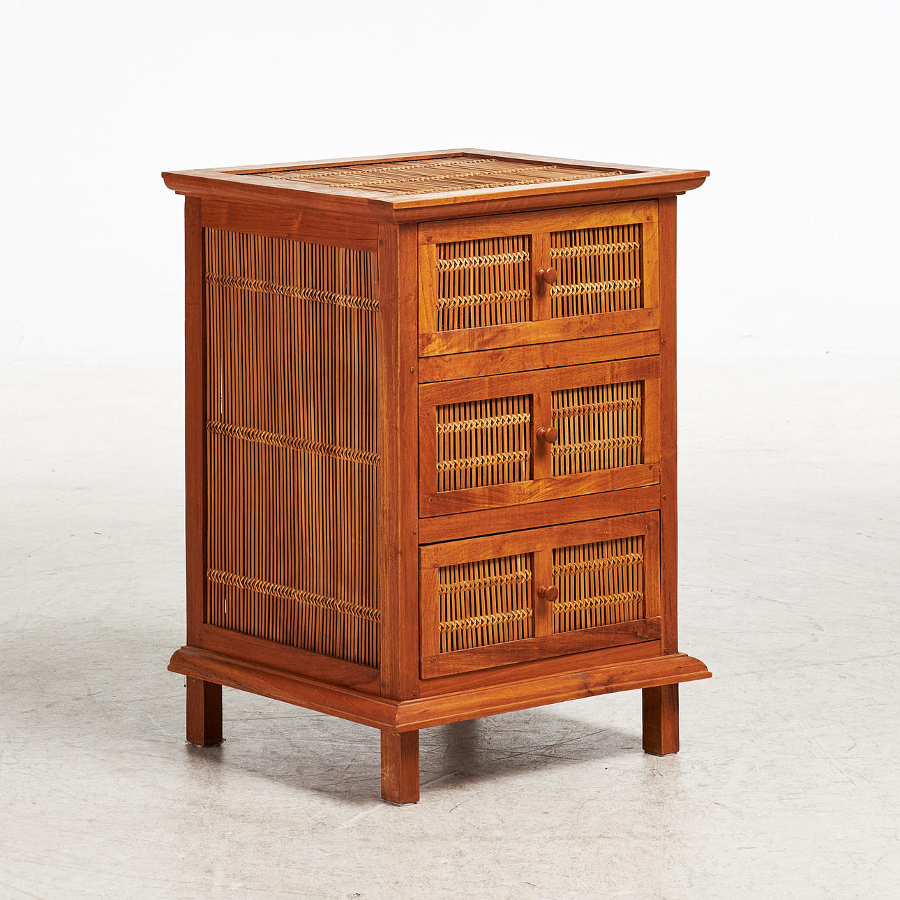 BYRÅ, rotting, tre lådor, 1900-tal.