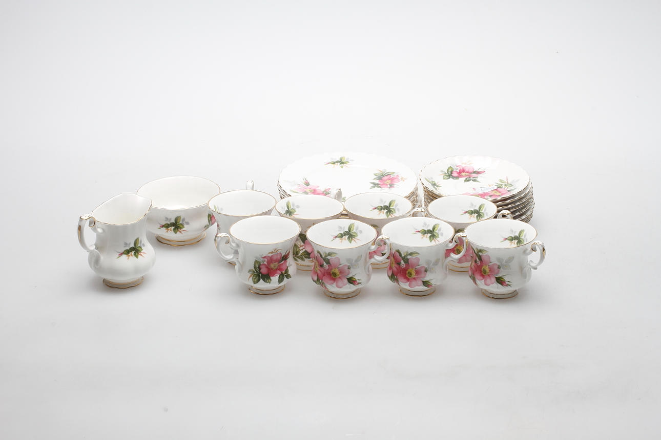 SERVISDELAR, 18 delar, "Prairie Rose", Royal Albert, England.