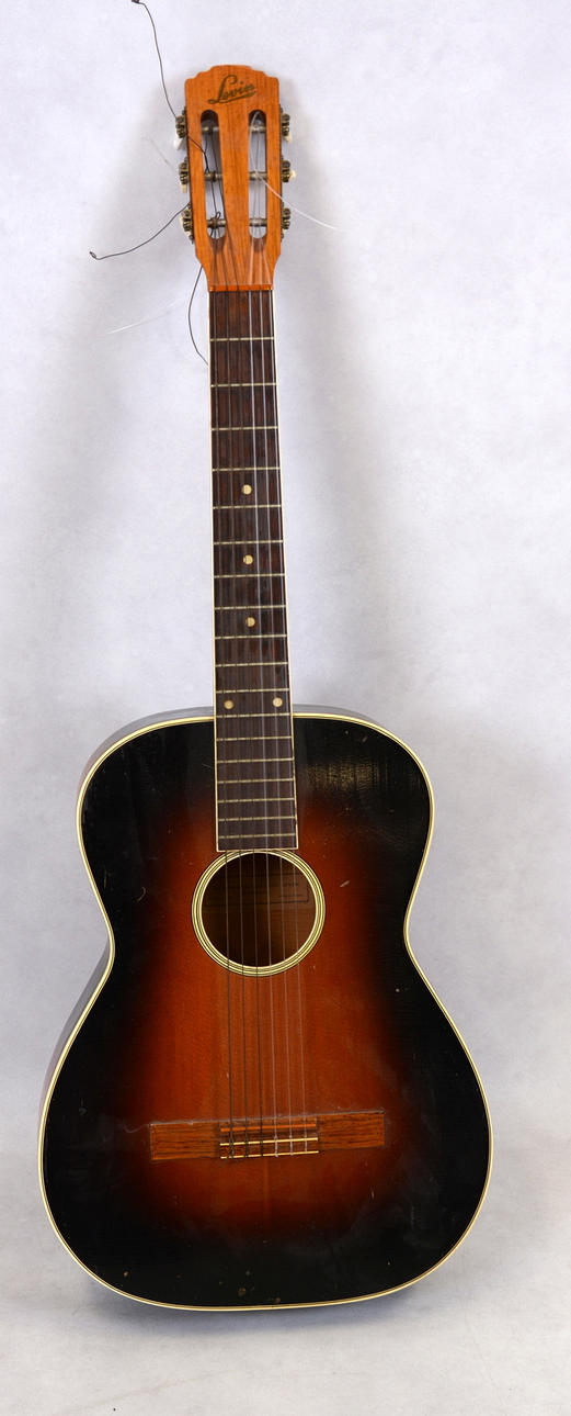 AKUSTISK GITARR, Levin.