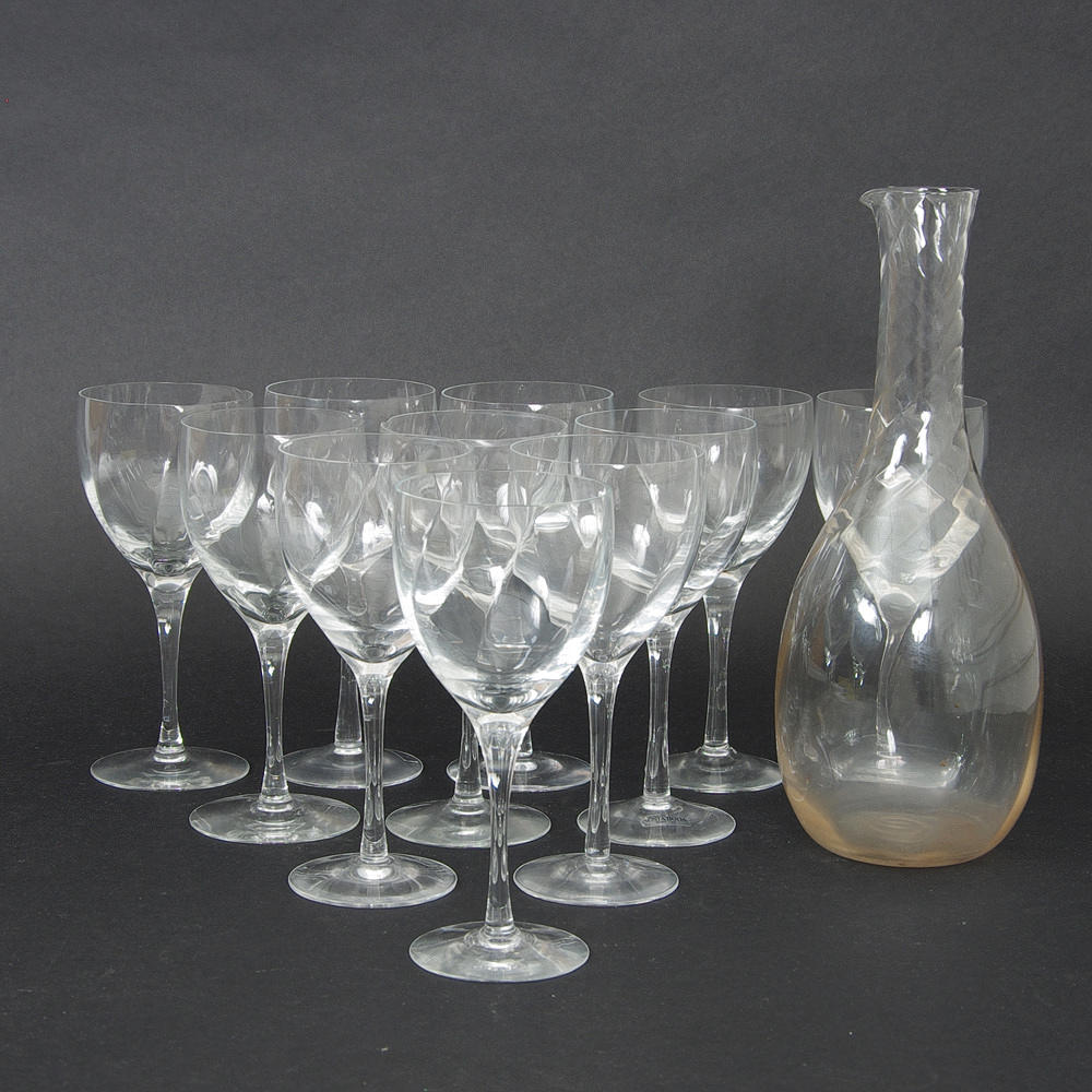 VITVINSGLAS SAMT KARAFF, 12 delar, "Chateau", Bertil Vallien, Kosta Boda.