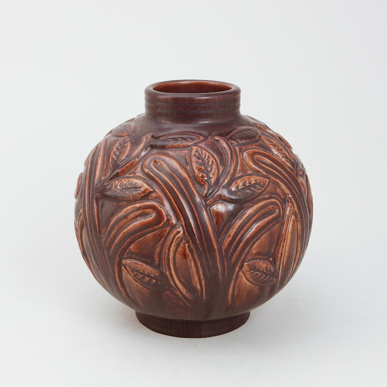 NILS EMIL LUNDSTRÖM. Vas, stengods, Rörstrand.