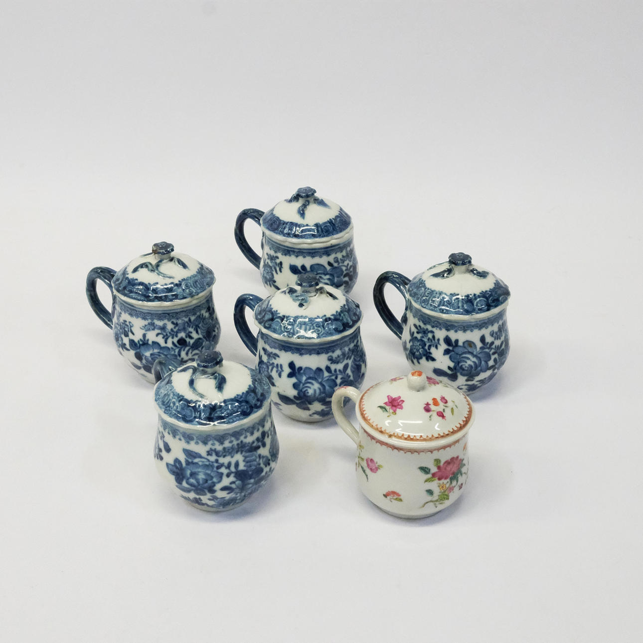 SEX KRÄMKOPPAR, ORIENTALISKA, 1900-TAL.