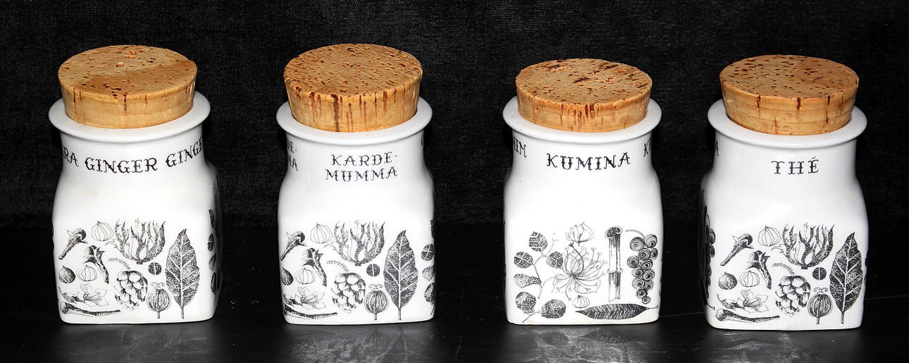 KRYDDBURKAR, porslin med korklock, 4 st, ARABIA.