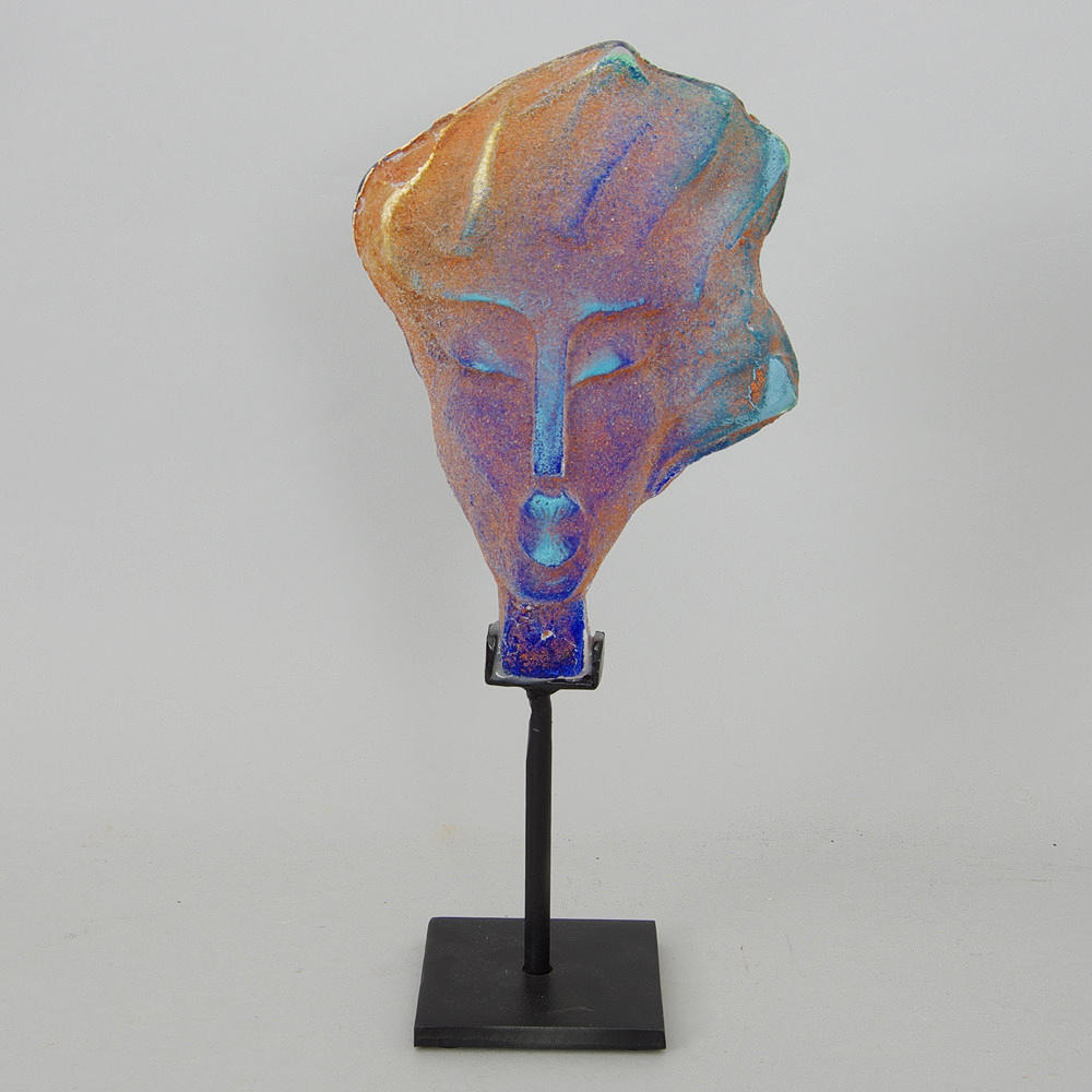 SKULPTUR, glas på smidesfot, "Kyss", Björn Ekegren.