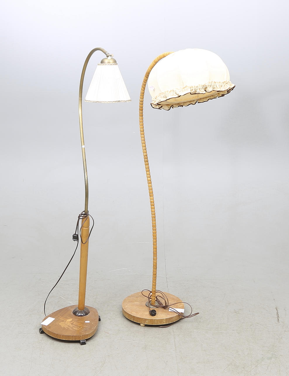 GOLVLAMPOR, 2 st, 1940-tal.