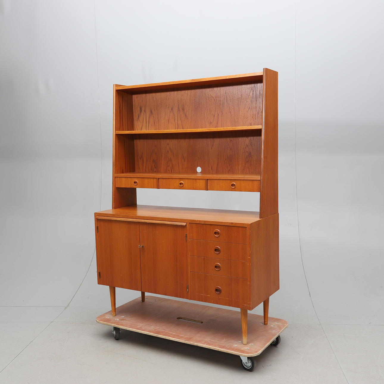 BOOKSHELF, teak, 1950s/60s.