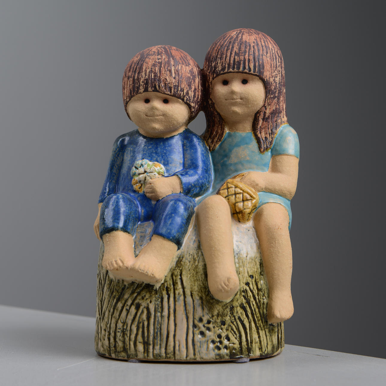 LISA LARSON. „Syskon“, K-Studion, Gustavsberg, signiert.