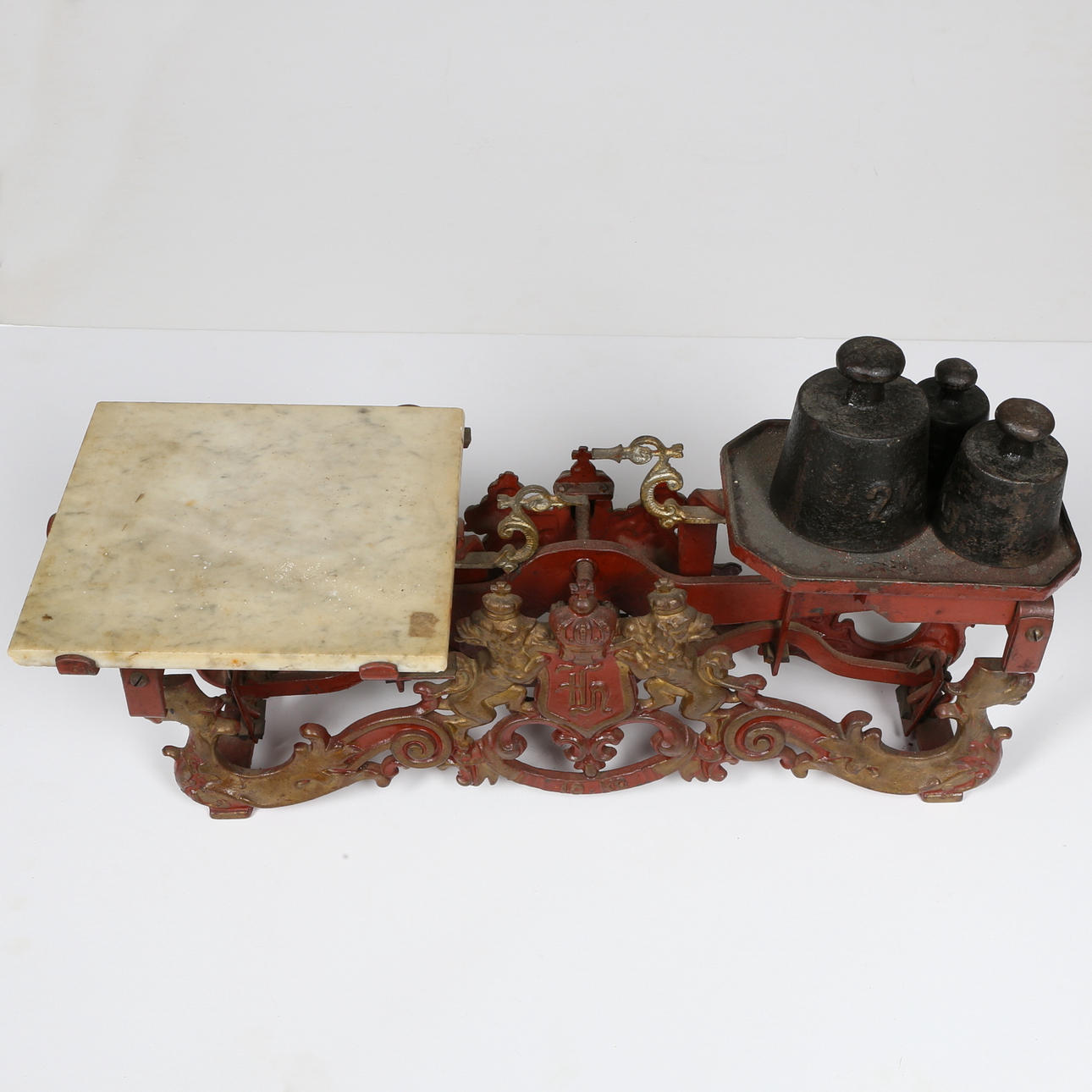 BORDSVÅG, 10 kg, Husqvarna, gjutjärn samt marmor, 1900-talets början.