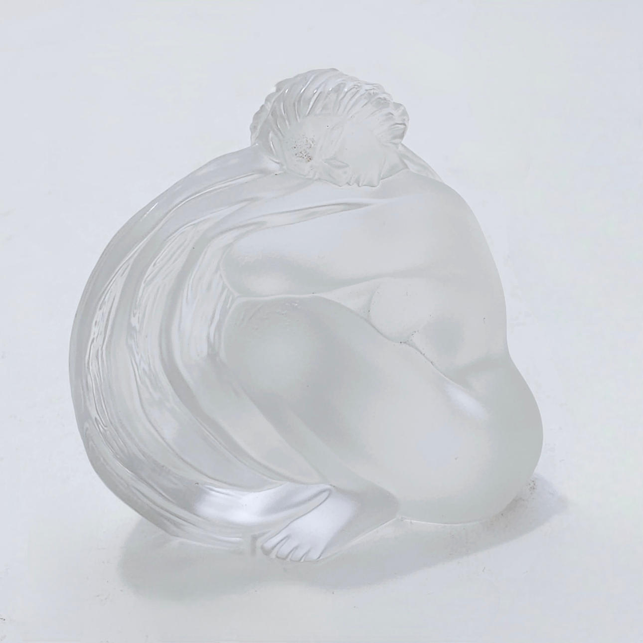 LALIC VALMISTUS. NUORI KUVA.