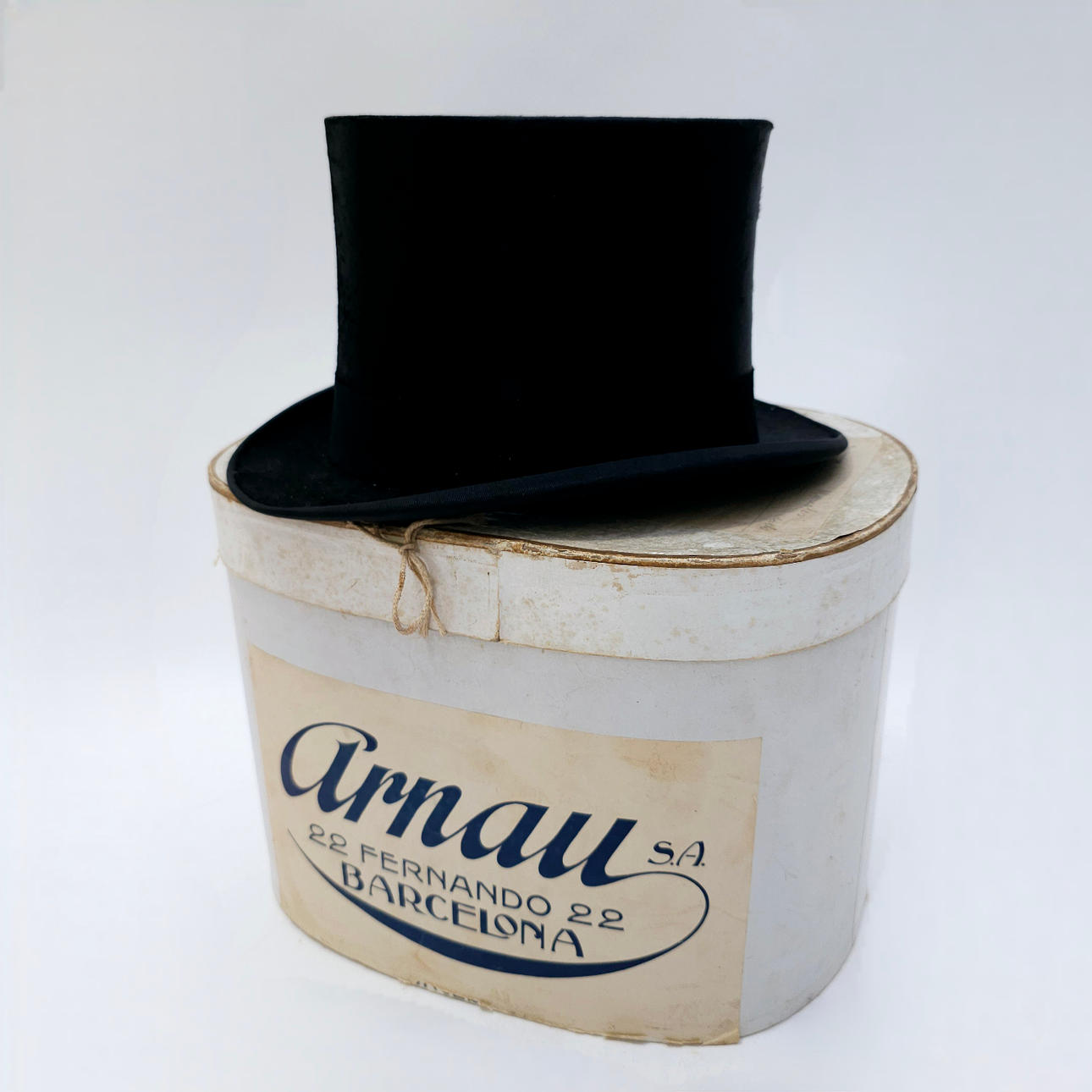 HATT. CASA ARNAU DE BARCELONA.
