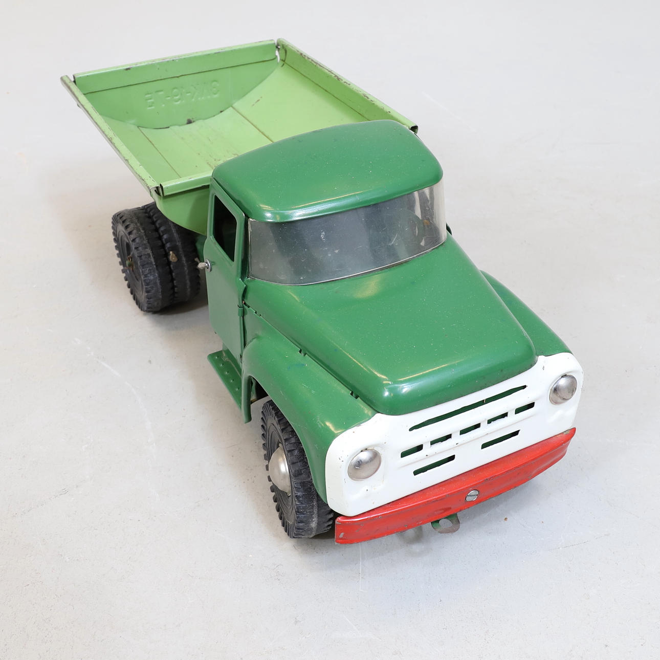 TOY VEHICLE, tin, 1900s.