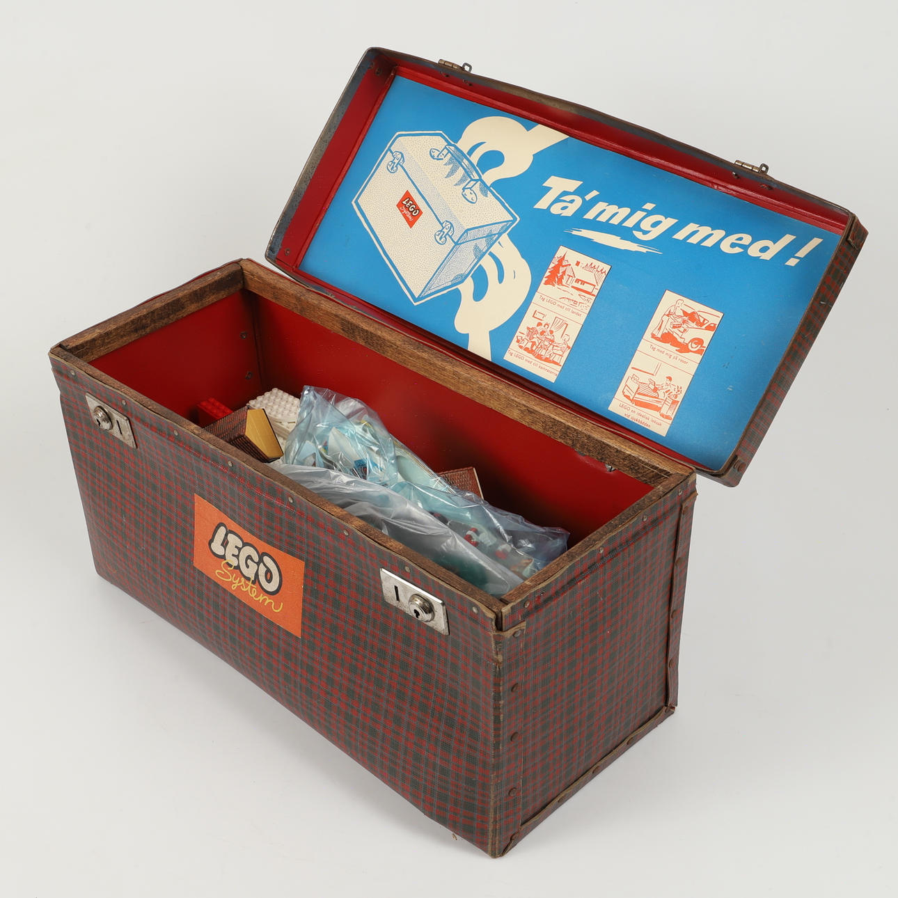 LEGO IN A BOX, 1960s-70s. Toys - Toys - Auctionet