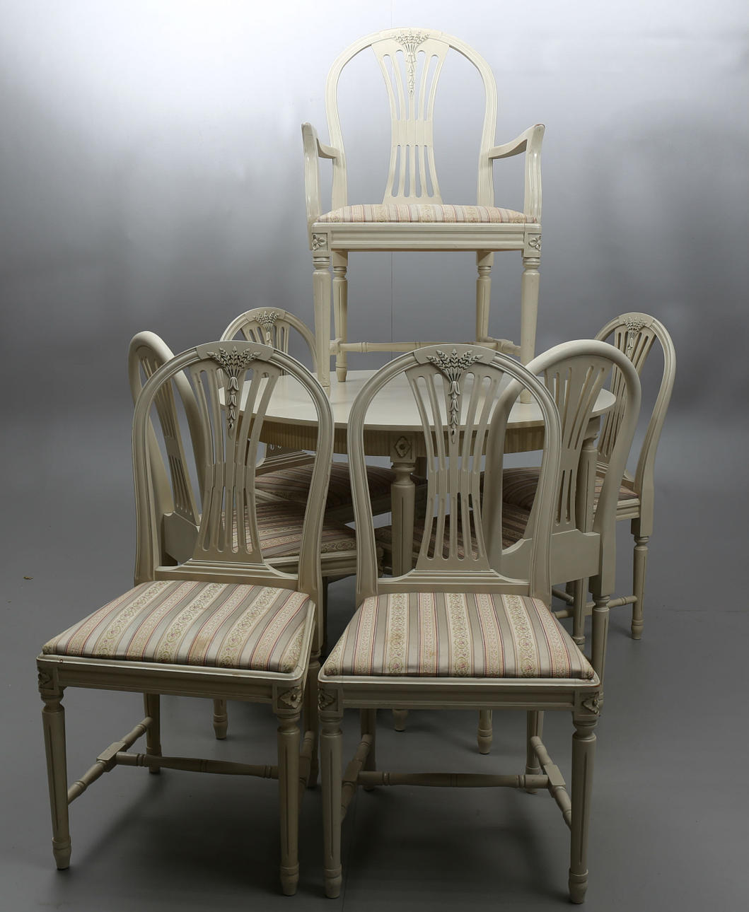 MATRUMSMÖBEL, 9 delar, gustaviansk stil, 1900-talets andra hälft.