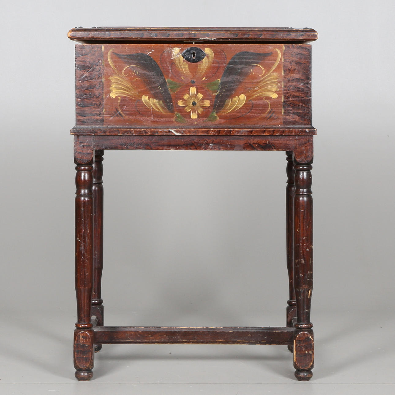 KISTA PÅ BEN, kurbits, 1900-tal.