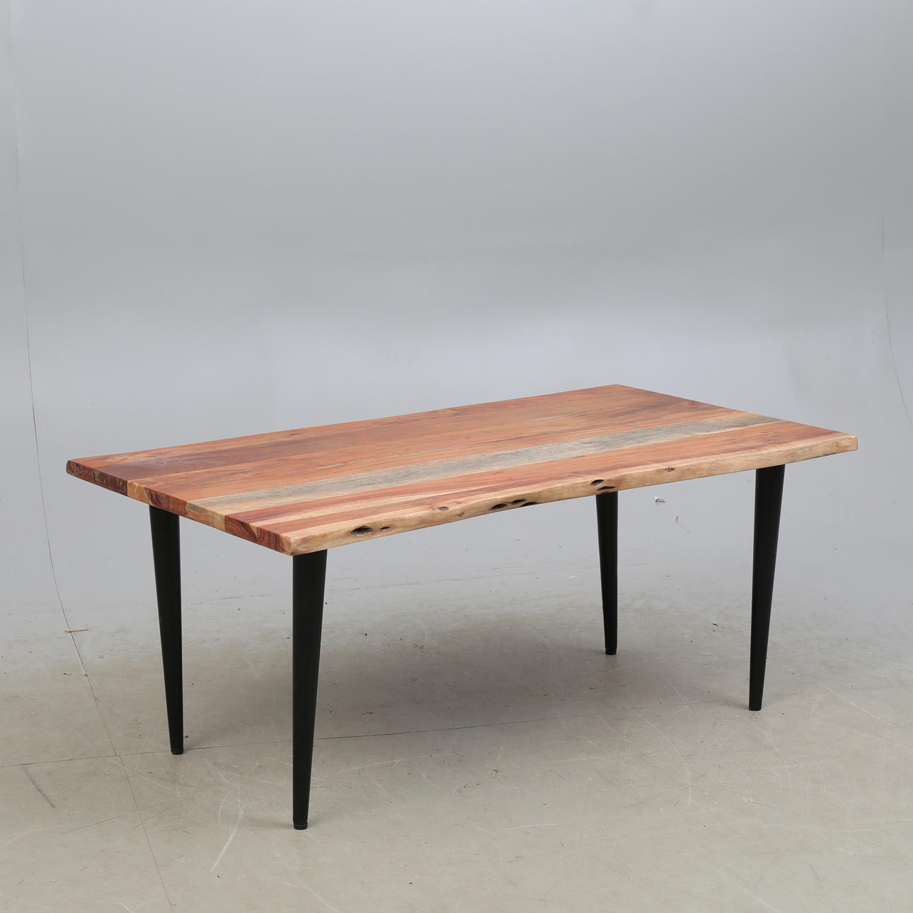 MESA DE CAFÉ, contemporánea, judía.