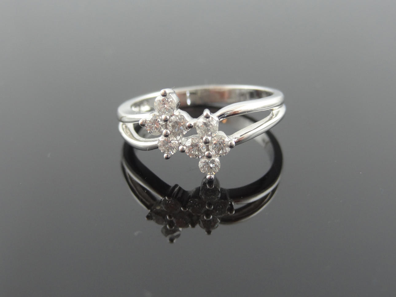 DUBBEL FOUR LEAF CLOVER Design diamantring 0,40cts 18k guld.