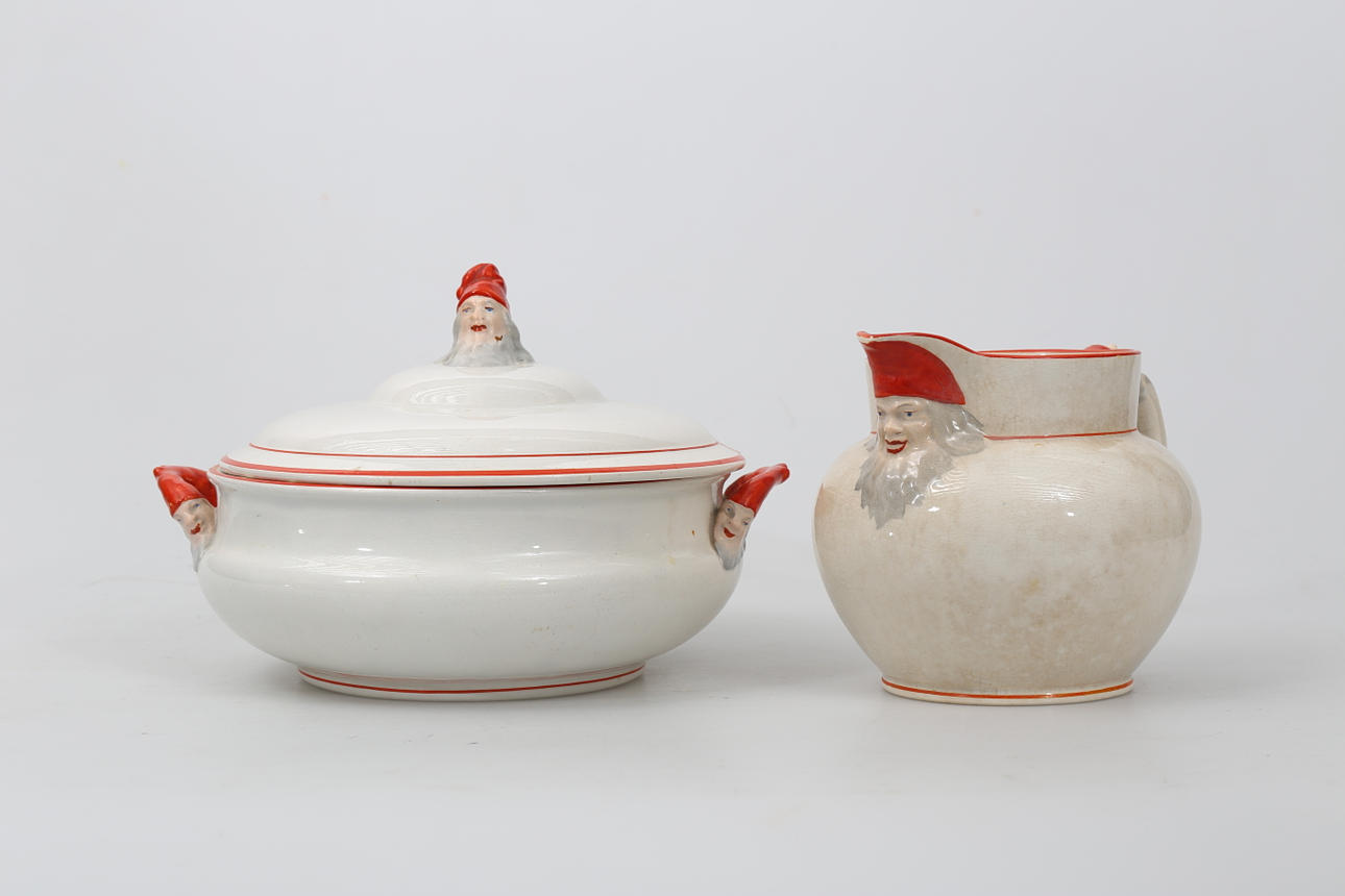 GRÖTTERRIN OCH BRINGARE, porslin, Göteborg, 1900-talets första hälft.