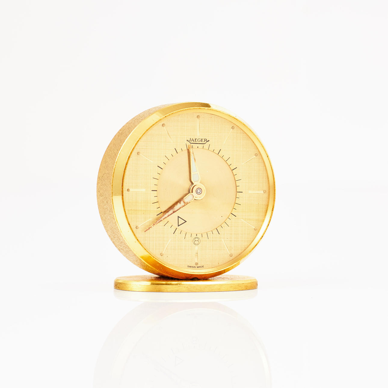 JAEGER ゴールド　置き時計 JAEGER, travel alarm clock, yellow metal. Clocks & Watches