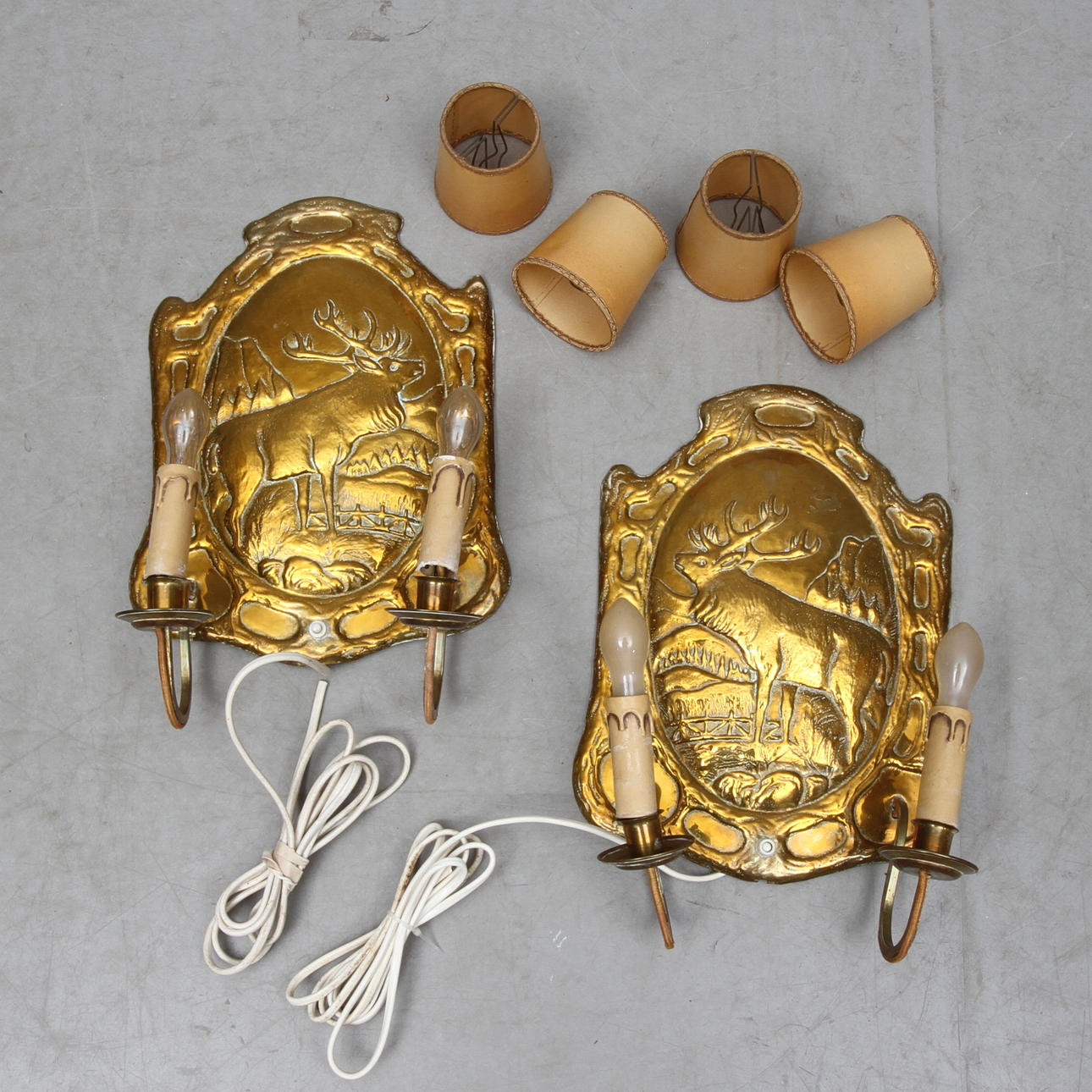 LJUSPLÅTAR, 1 par, mässing, jugend, 1900-talets första hälft.