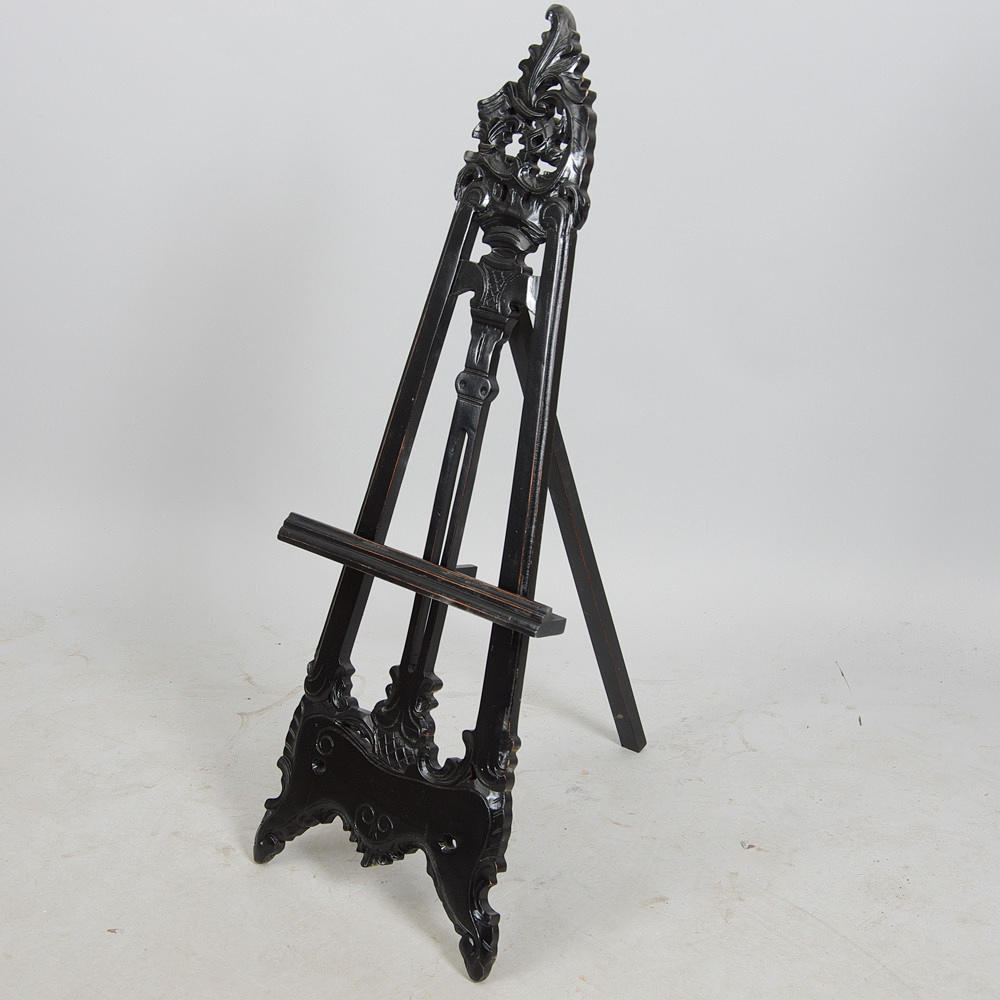 STAFFLI, svartmålad, rokokostil, samtida.