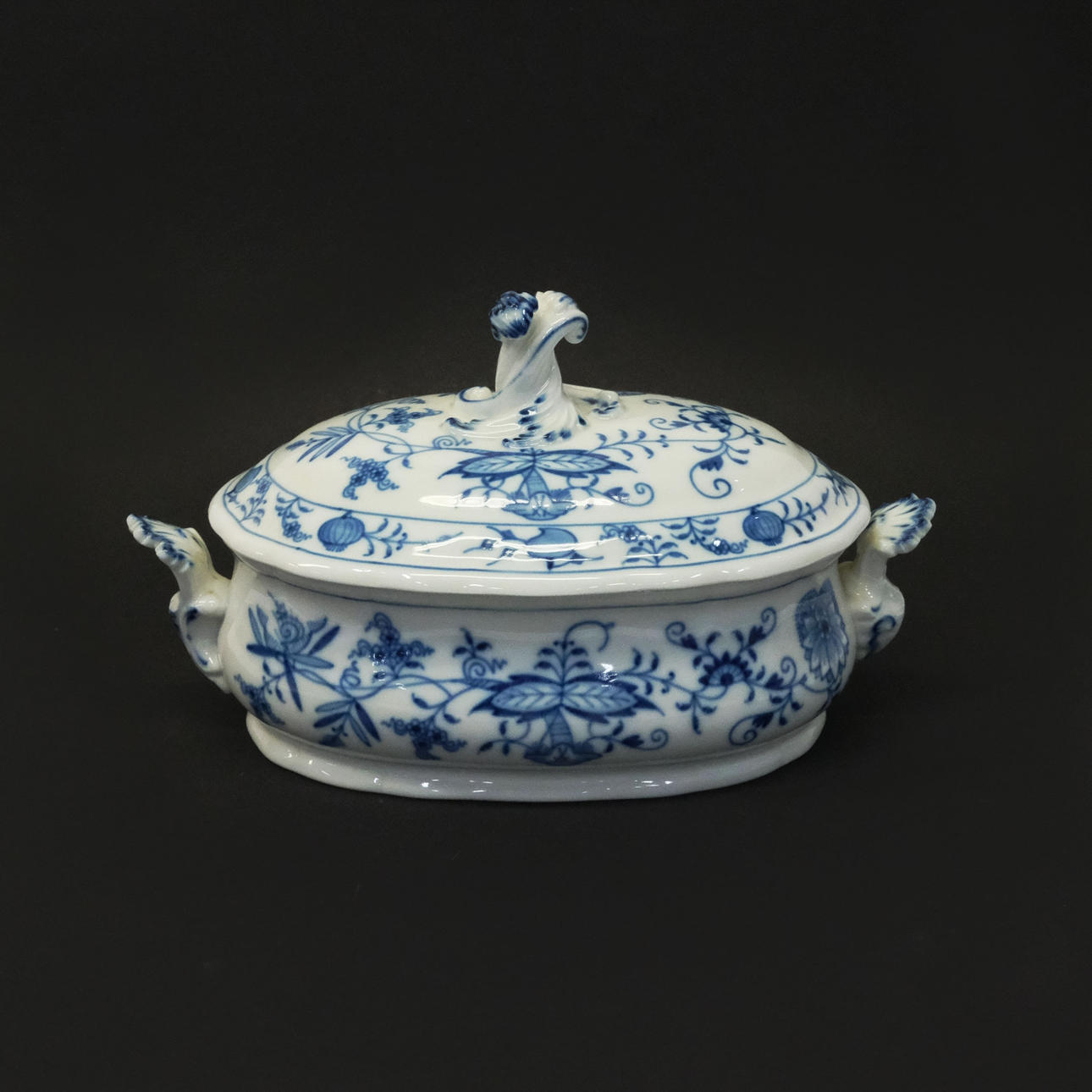 MEISSEN, TERRINE, ZWIEBELMUSTER.