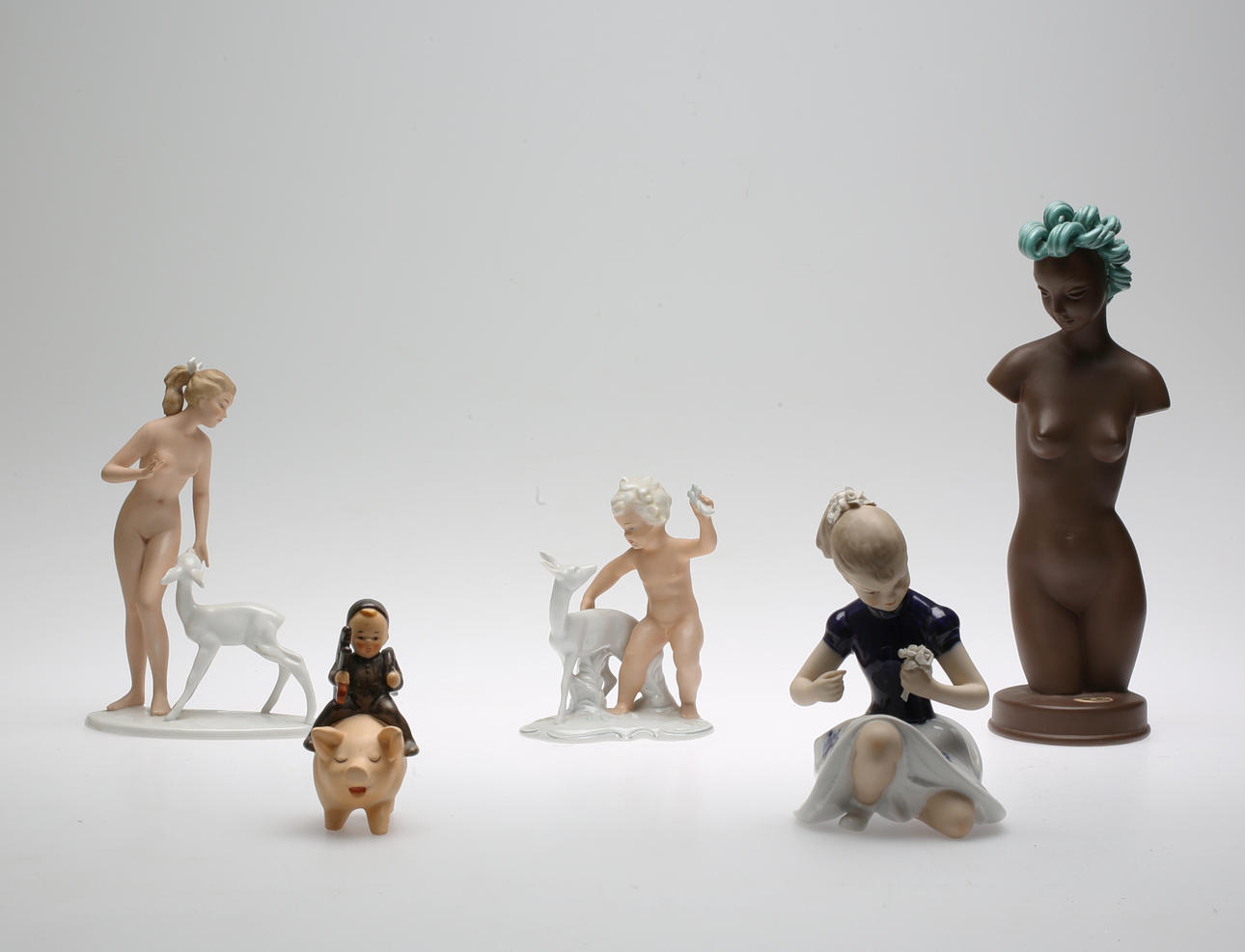 FIGURINER, 5 st, Wallendorf, Goldscheider, samt Goebel, 1900-tal.