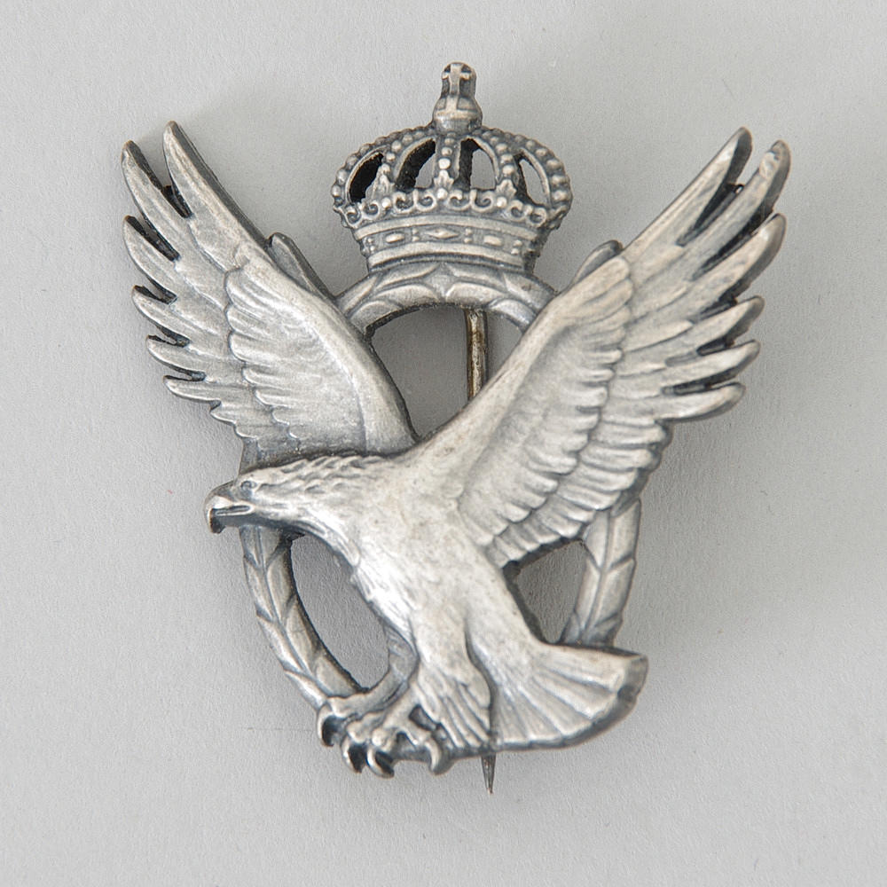 SVENSKT LUFTSTRIDSMÄRKE, modell 43, silver R8.