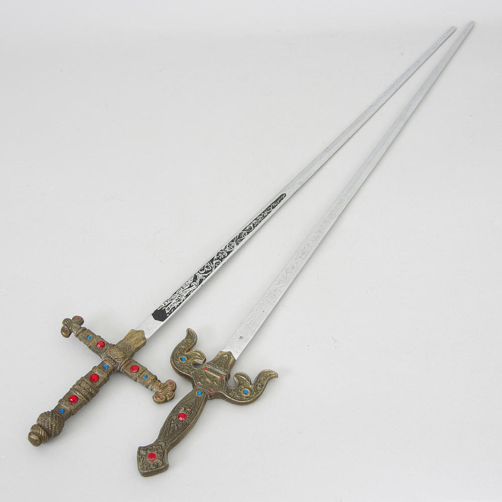 SVÄRD, 2 stycken, souvenir.