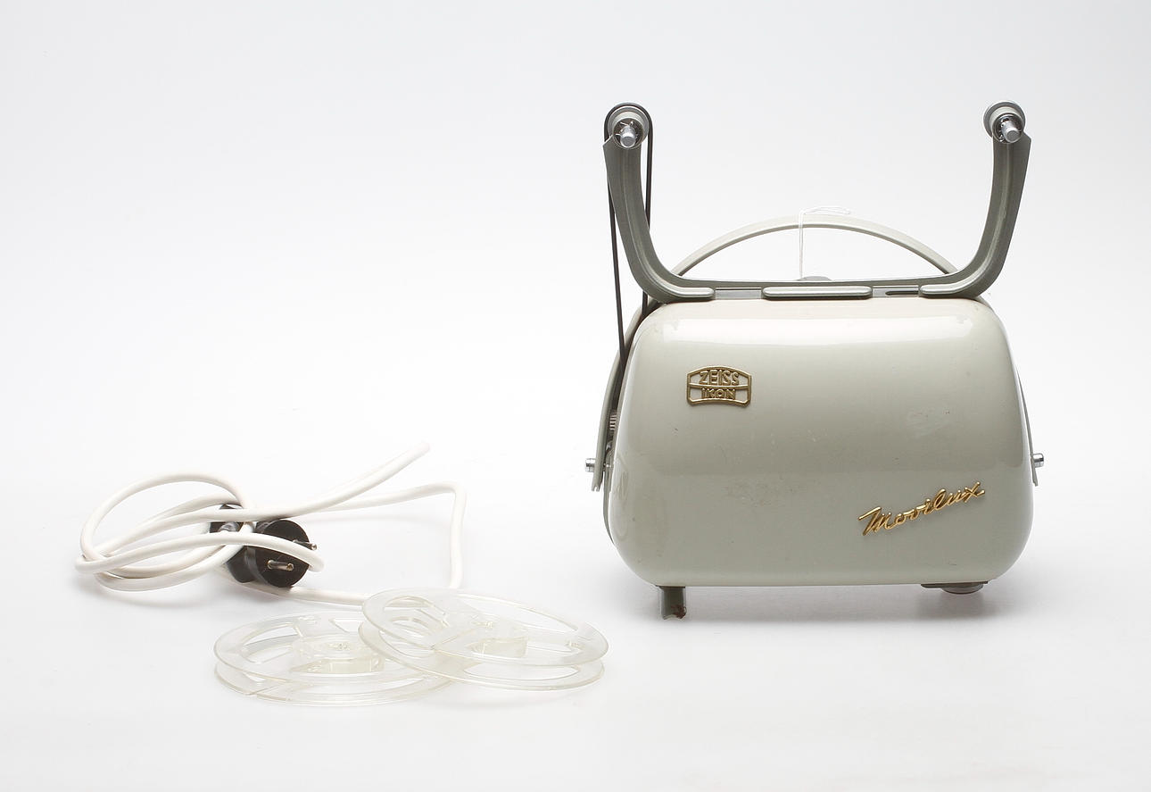 FILMPROJEKTOR "Movilux", Zeiss Ikon, Tyskland 1954.