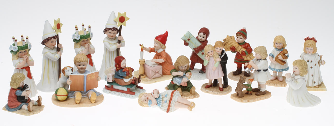 FIGURINER, 17 st, porslin, Kalmar Läns Mueum, Jenny Nyström.