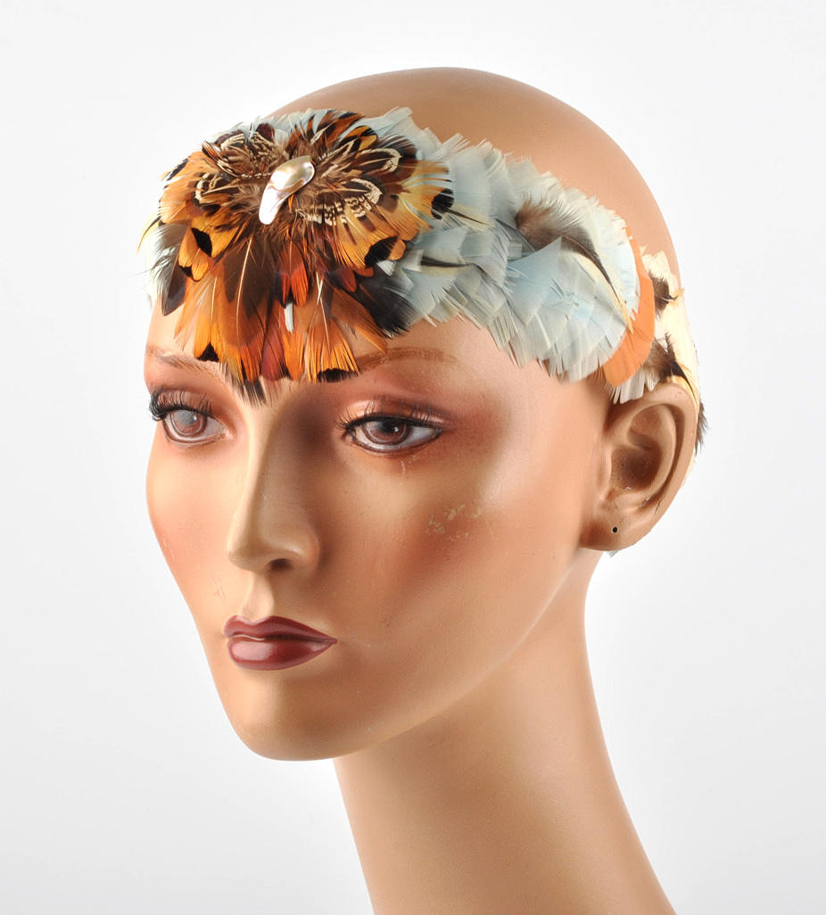 KOPFBEDECKUNG 70. pannband Dallas Featherworks fjäder huvudbonad.