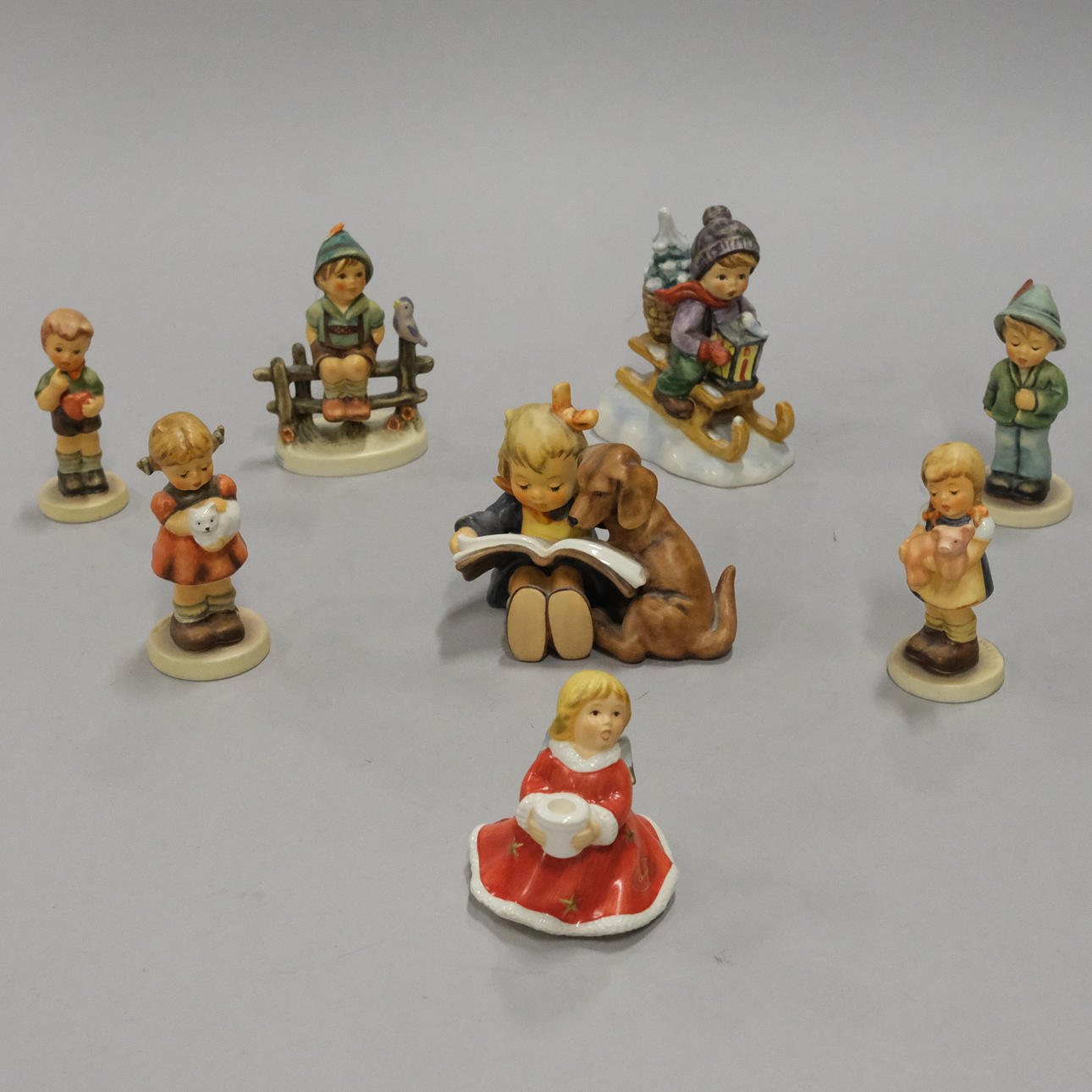 GOEBEL/HUMMEL. NIO FIGURER.