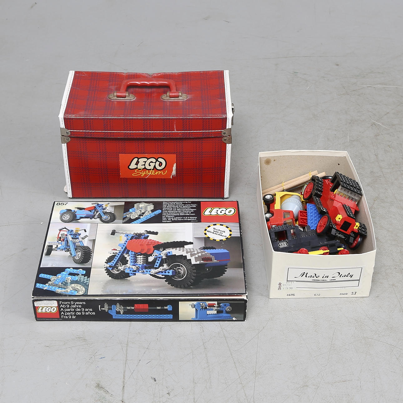 LEGO.