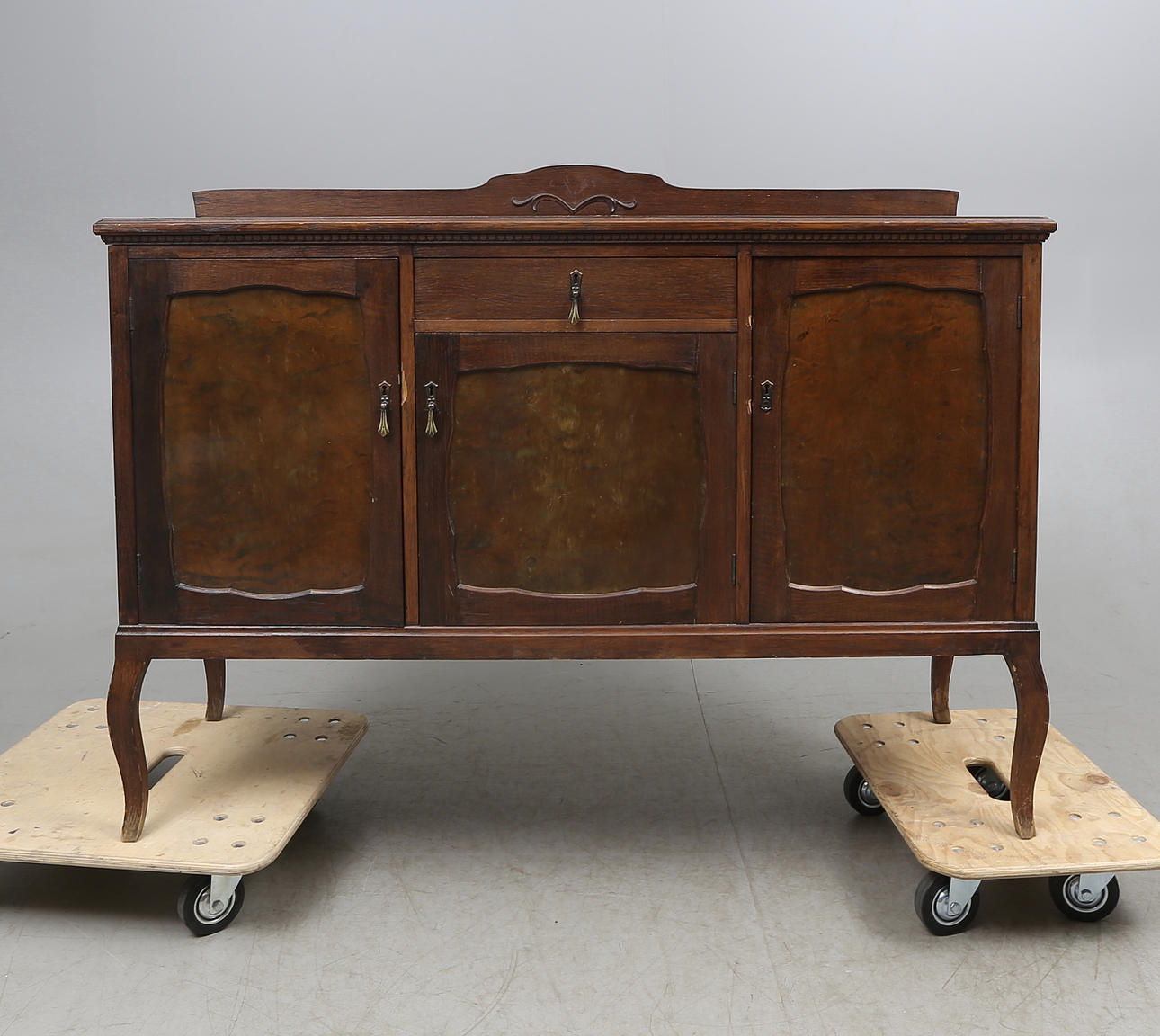 SIDEBOARD, 1920-tal.
