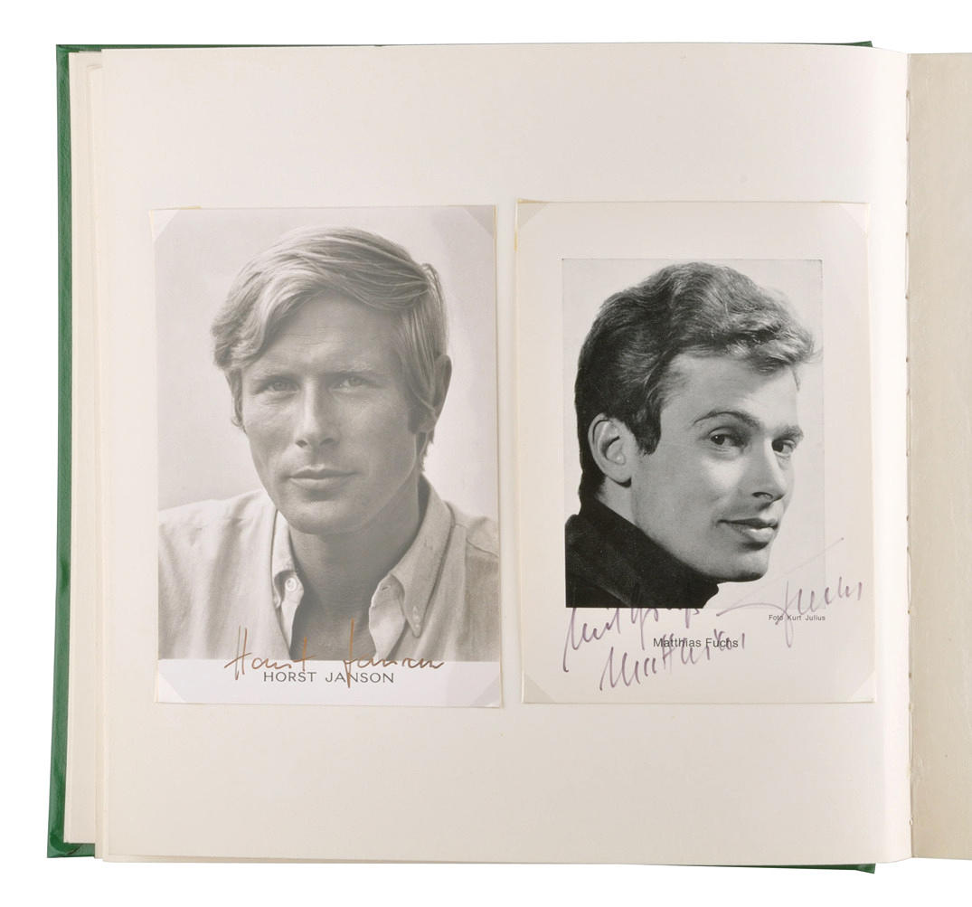 ORIGINALAUTOGRAMME 1960ER JAHRE. Album 1 av 3. Välsorterad ca.. 25 sidor + ”stora format DIN A4”.