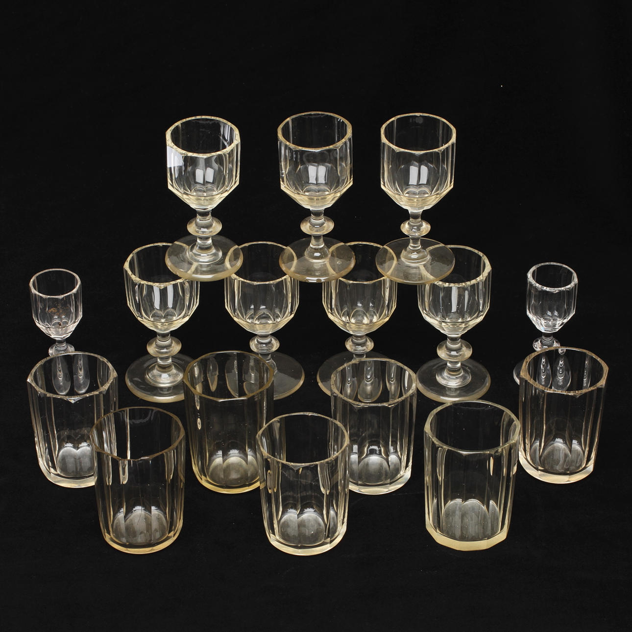 PARTI SERVISGLAS, 16 delar, oktagonal form.