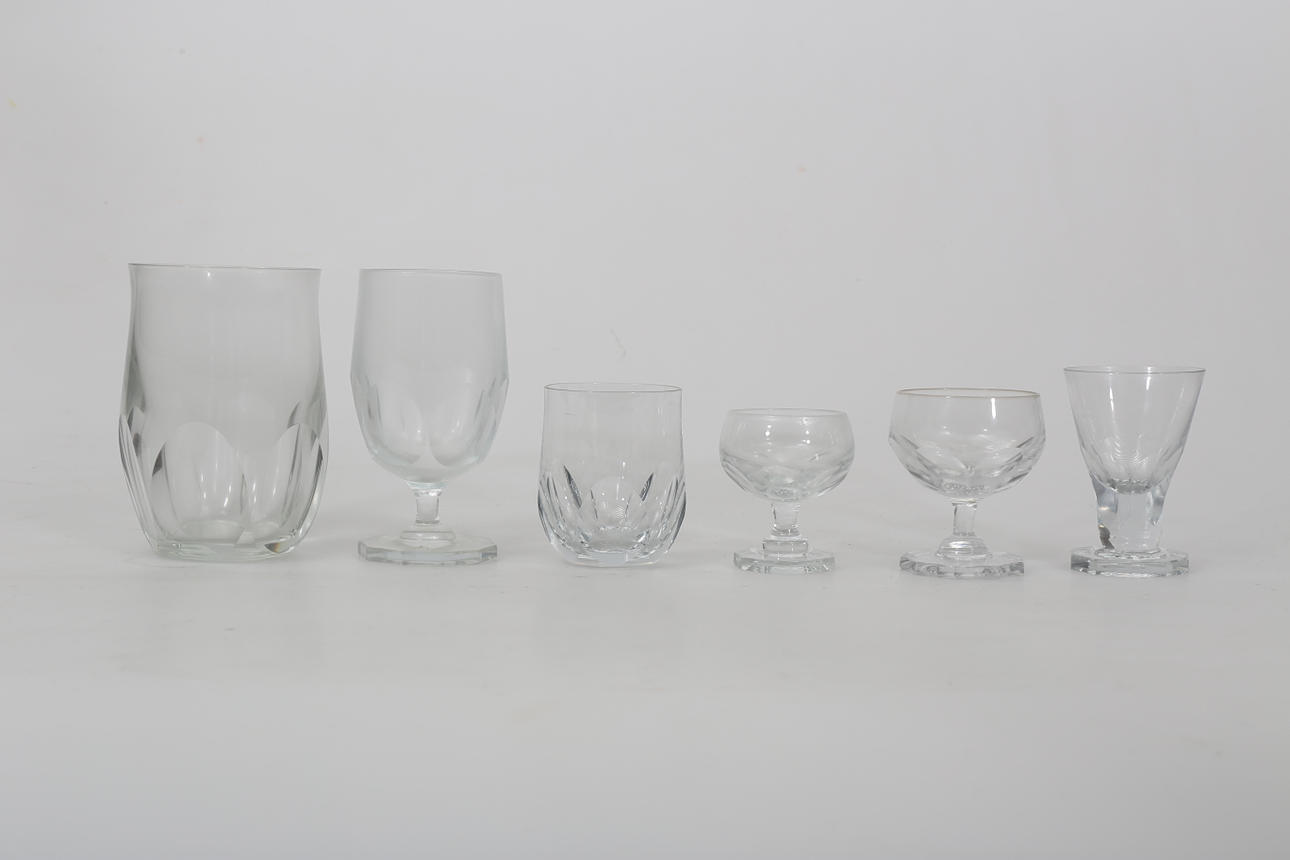 GLASSERVIS, 37 delar, Ströbergshyttan, 1900-talets mitt.