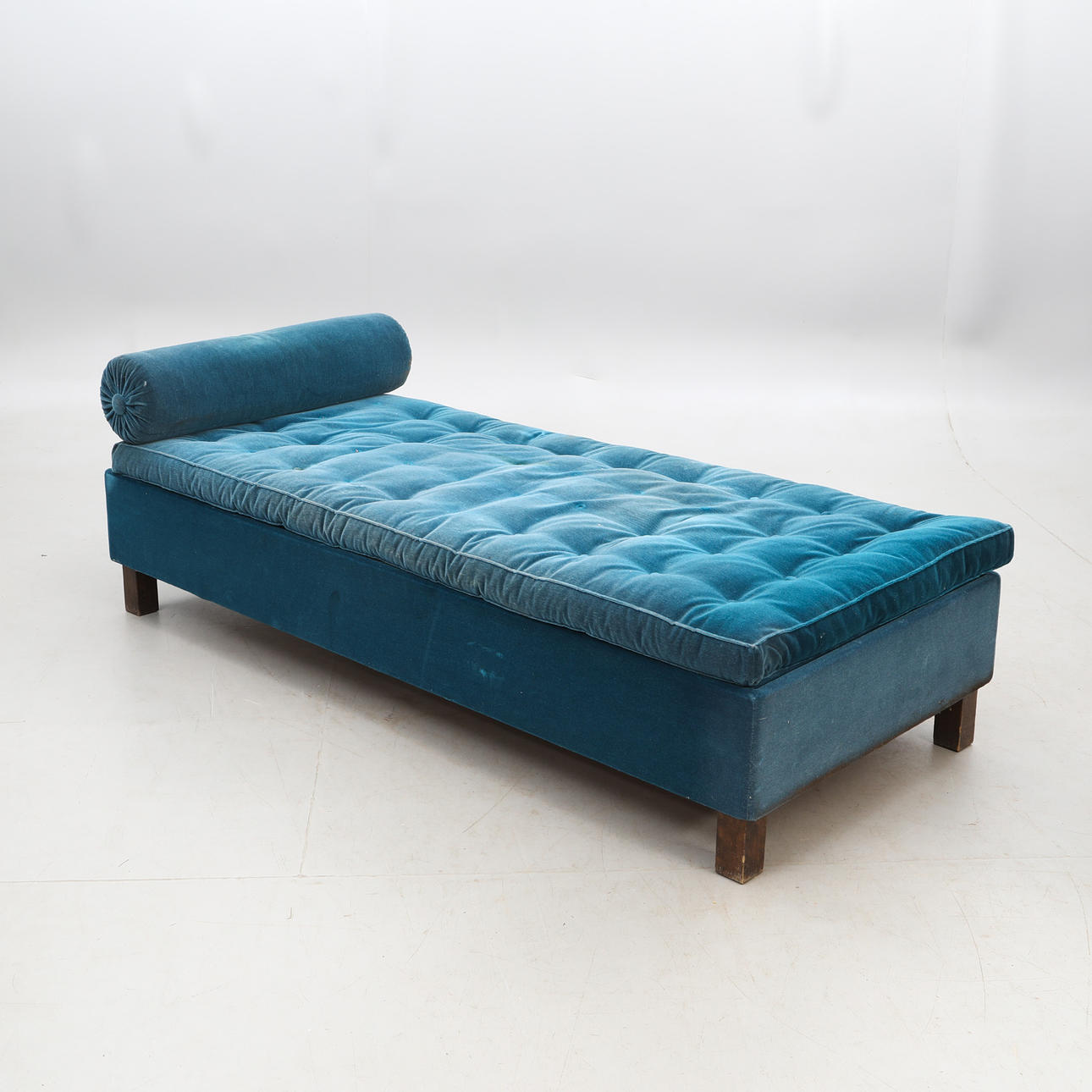 DAGBÄDD med förvaring ,1900-talets mitt.