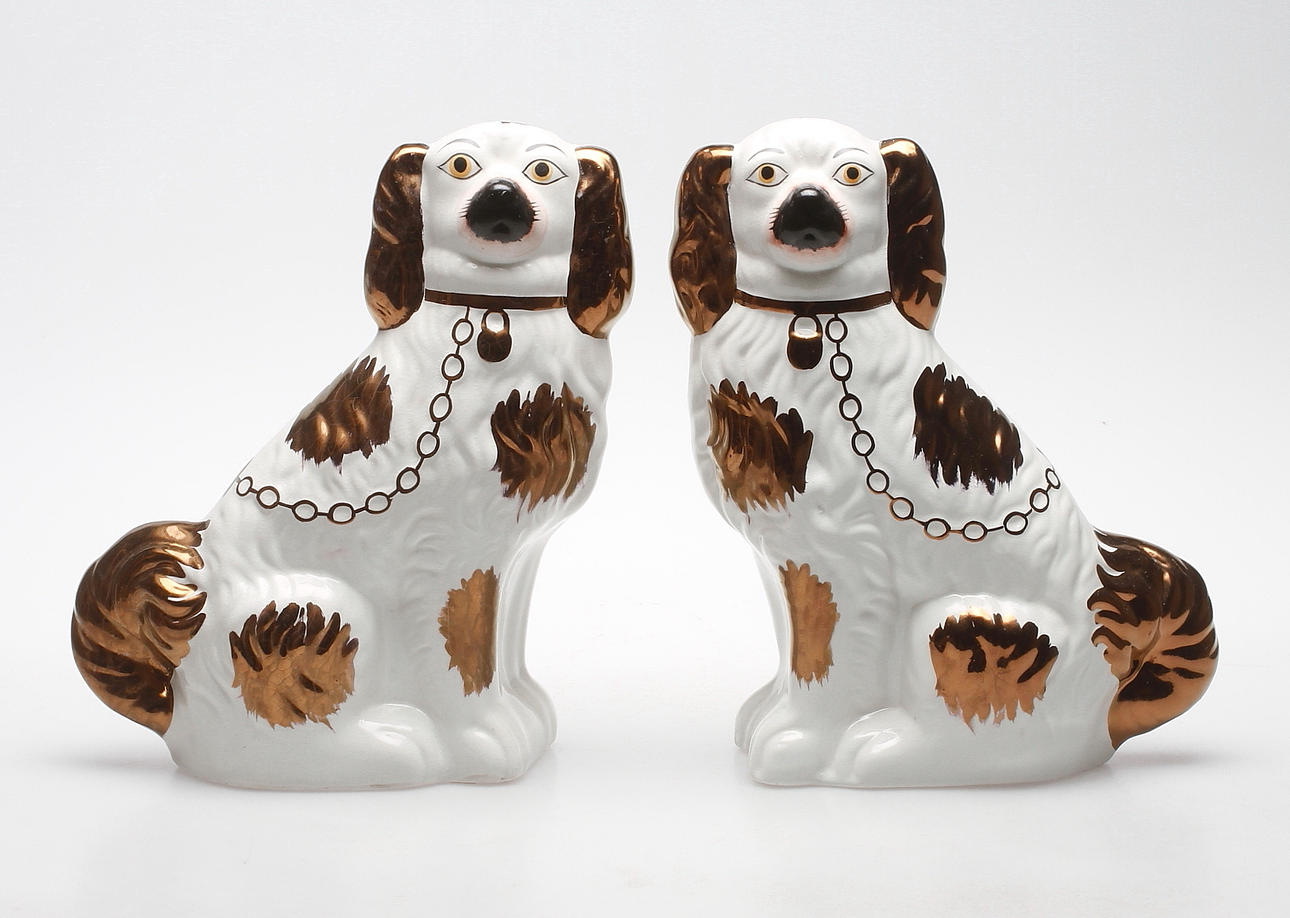 FIGURINER, ett par sk Engelska hundar, 1900-tal.