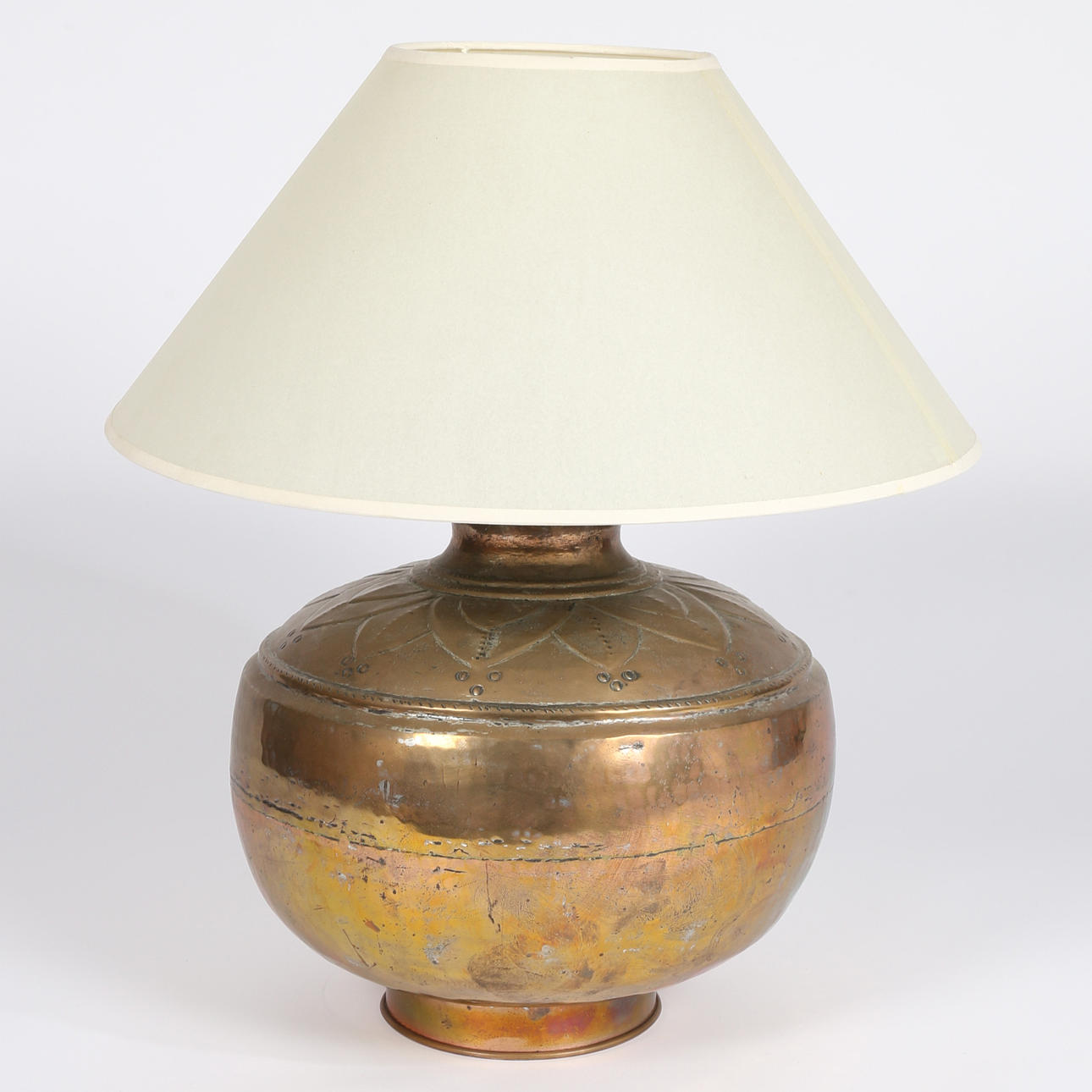 EN STOR ISLAMISK LAMPA.