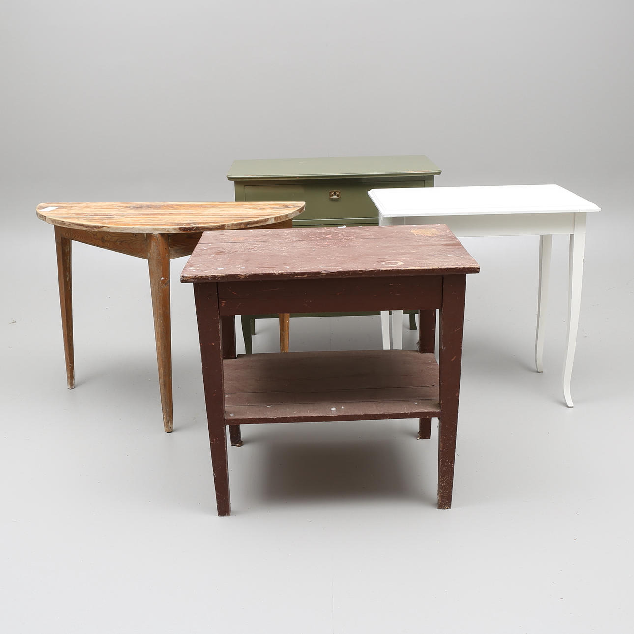 BORD, 3 st, samt BYRÅ, 1800/1900-tal.