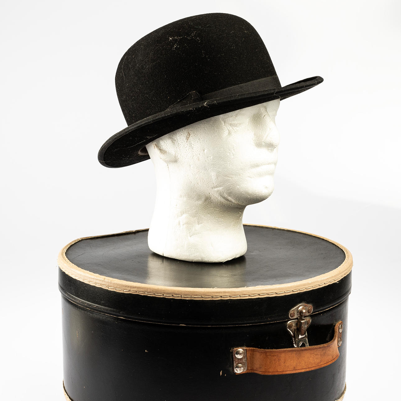 HAT with hat box, Lisang, size 58.