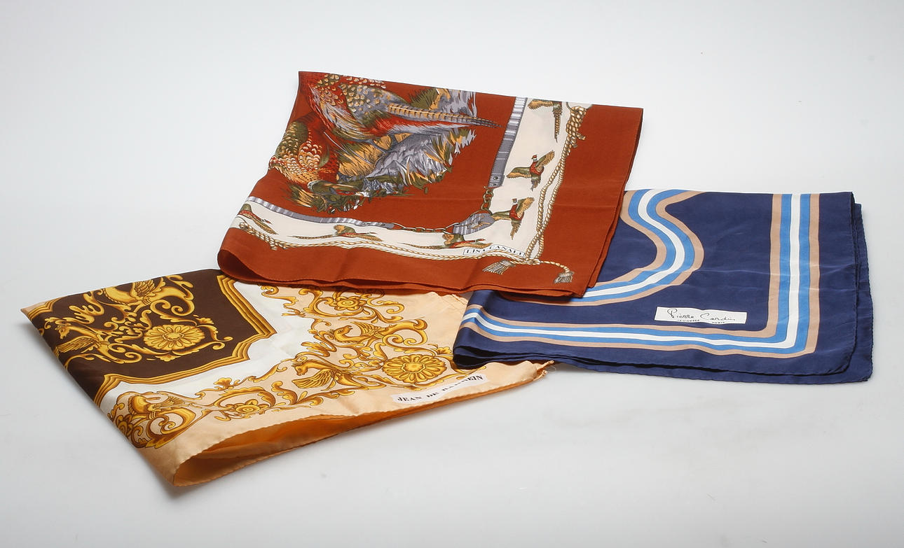 SCARVES, 3 st, Pierre Cardin, Lisa Canali och Jean De Bahrein.