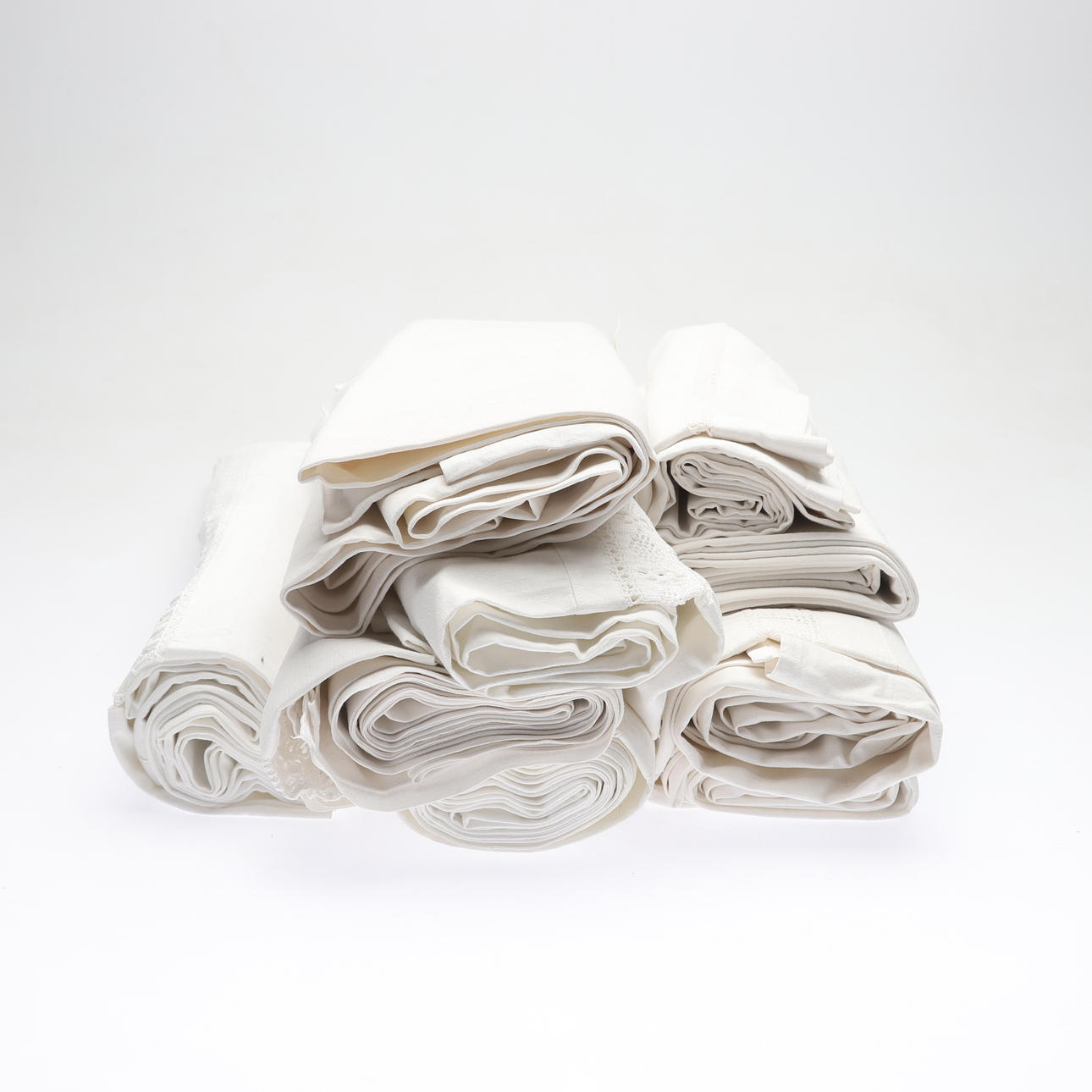 SÄNGTEXTILIER, 10 delar, bomull, 1900-tal.