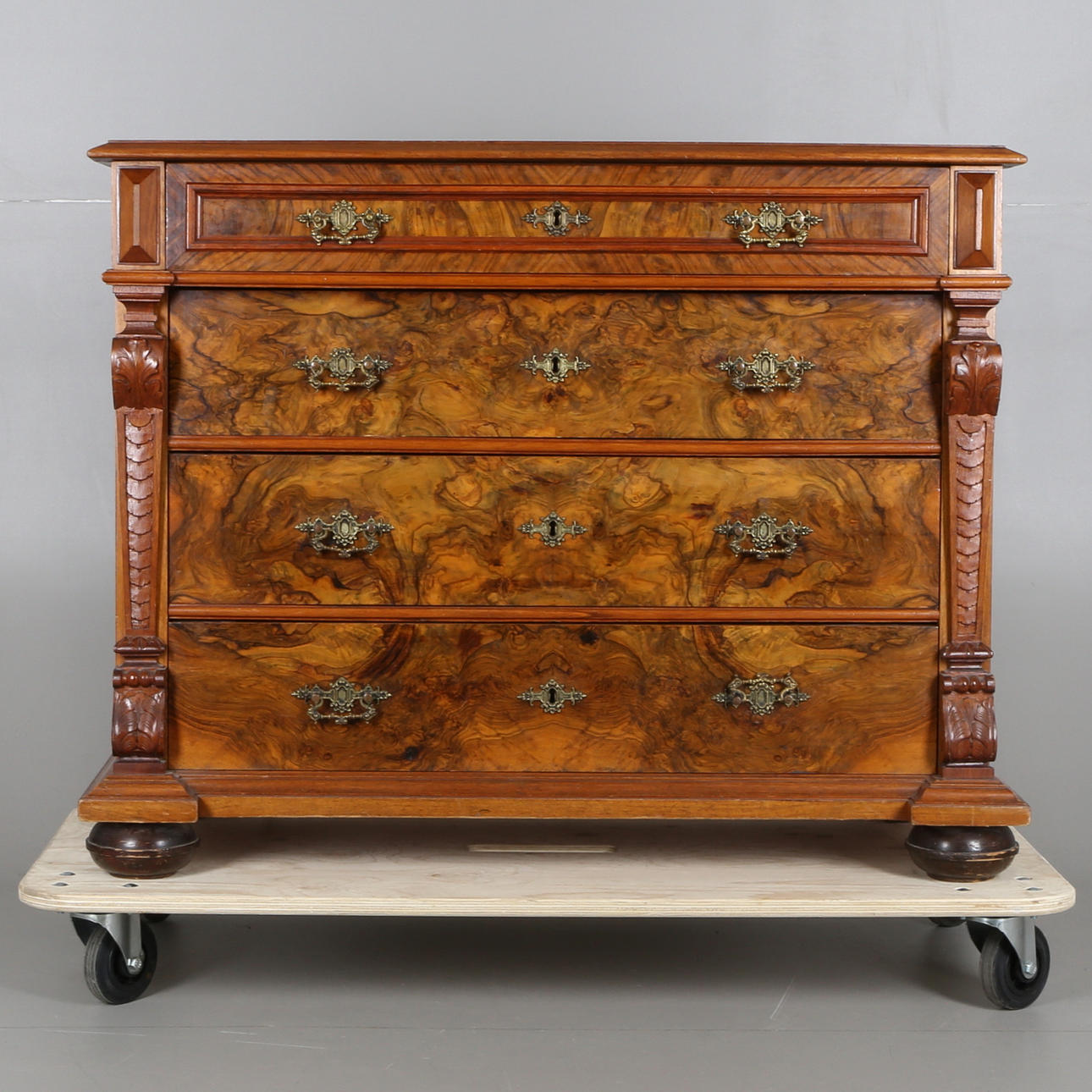 BYRÅ, 4-lådig, 18/1900-tal.